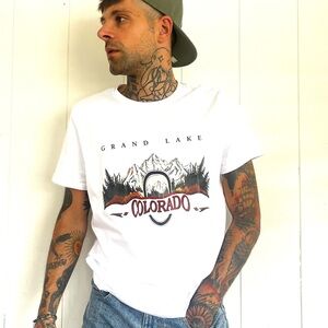 Grand Lake Colorado t-shirt - NEW BRAND 
NEVER WORN !